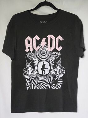 AC/DC Women's Graphic Boyfriend Tee in black. Size Small